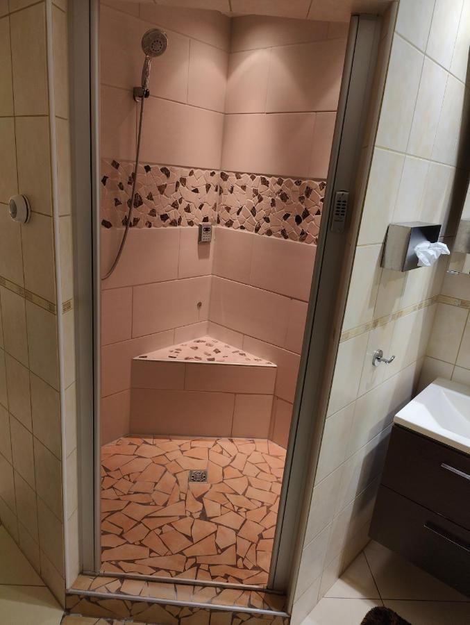 Komfort Ferienwohnung Biene Saarbrucken Bagian luar foto